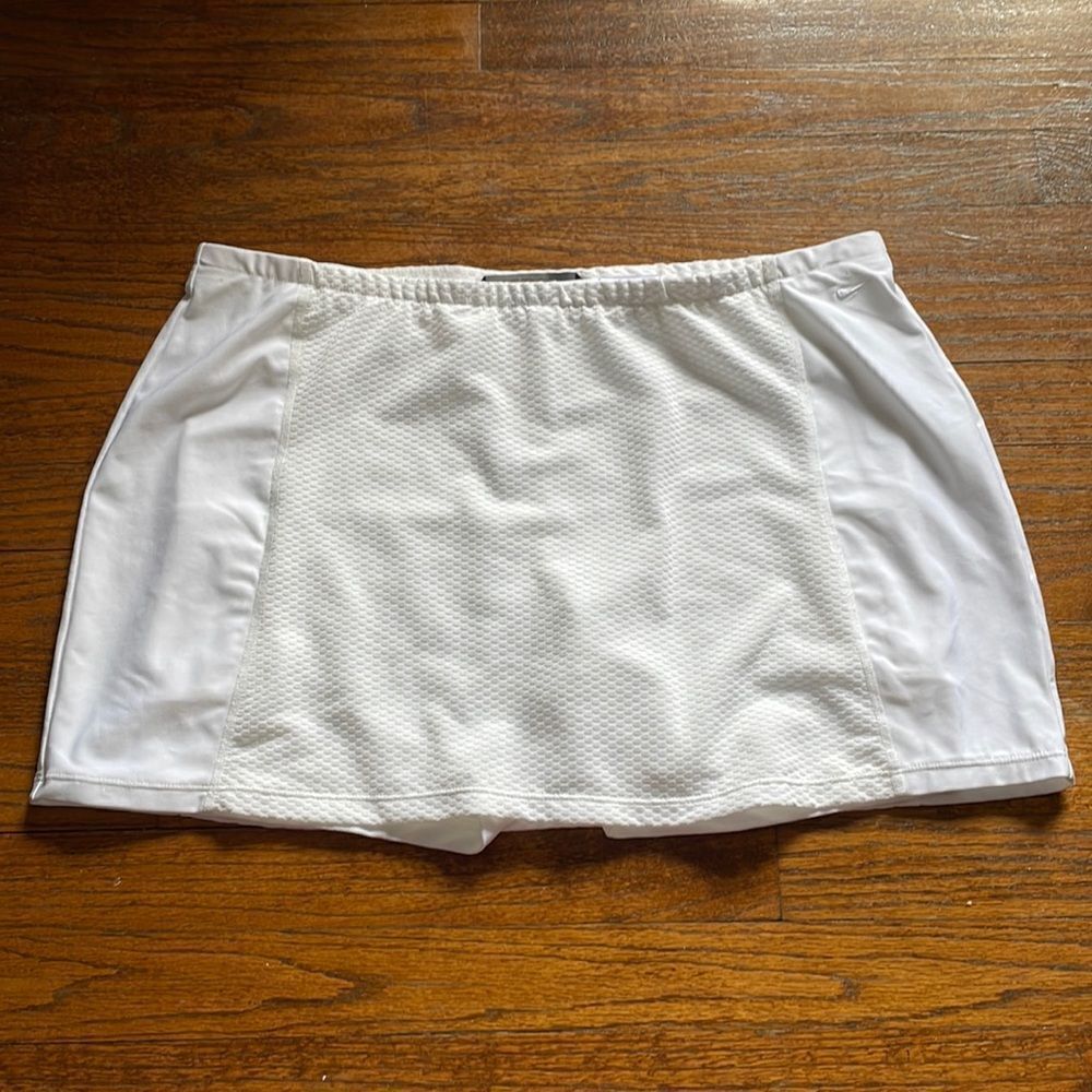Nike Sphere White Tennis Skort
